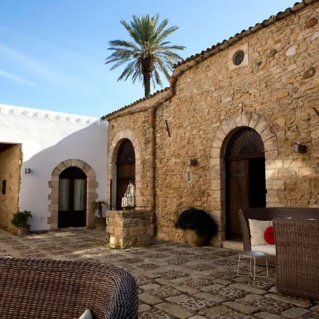 Il Baglio Della Luna Country house